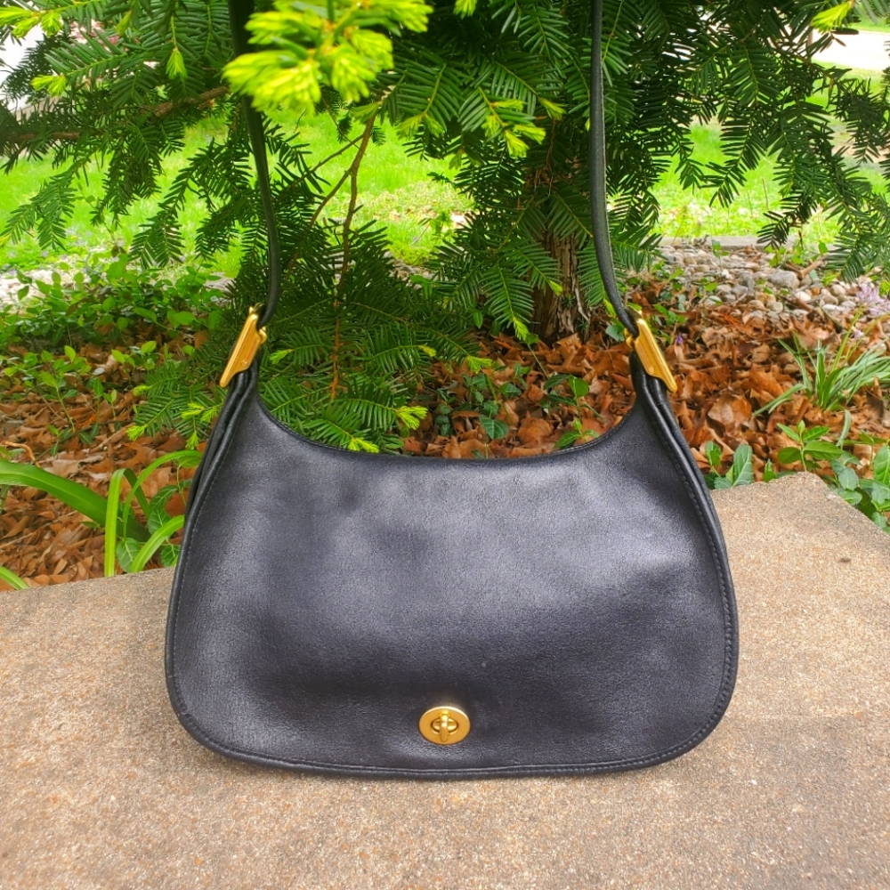Vintage Coach Bleeker Legacy Crescent 9338, Made in Costa Rica